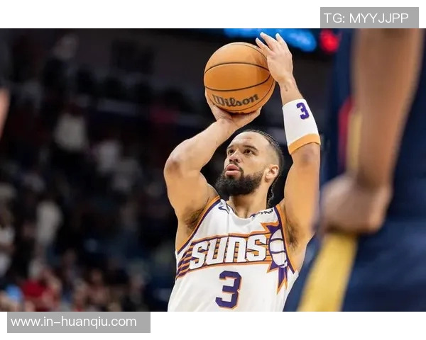 布克首节狂轰20分3助攻表现惊艳助球队领先对手 布克首节狂轰20分3助攻表现惊艳助球队领先对手